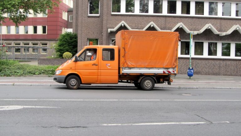 Tipps zum richtig transportieren von Dartboards für unterwegs und Umzug Dartboard sicher verpackt für schonenden Transport bei Turnier und Umzug